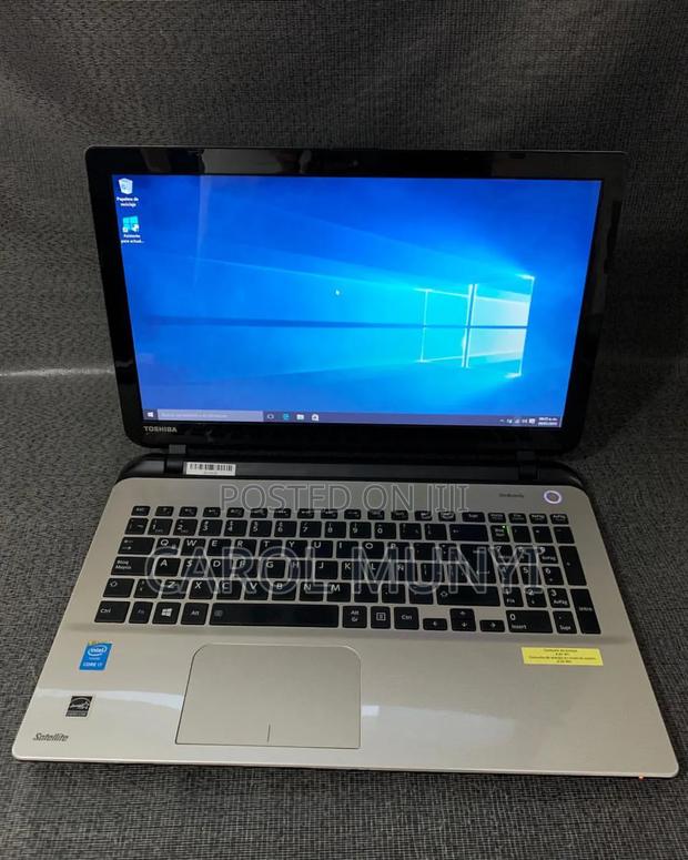 New Laptop Toshiba Satellite L550 8GB Intel Core I5 HDD+SSD 500GB