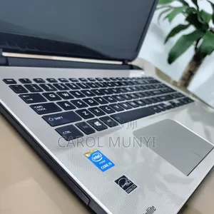 New Laptop Toshiba Satellite L550 8GB Intel Core I5 HDD+SSD 500GB