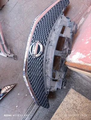Nissan Note 2012 Grill 