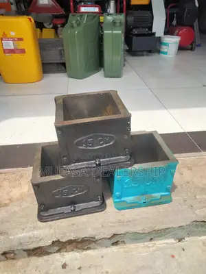 Concrete/Cast Iron Cube Moulds