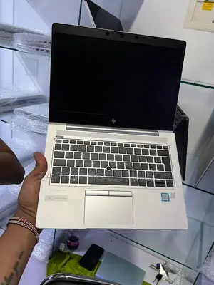 Laptop Advent 5302 8GB Intel Core I7 SSD 256GB