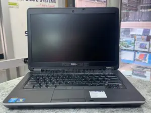 Laptop Advent 5311 8GB Intel Core I5 HDD+SSD 500GB