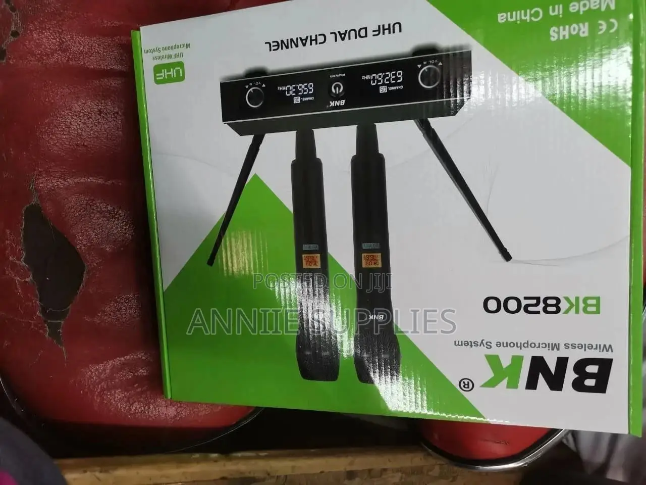 BNK 8200 Wireless Microphone
