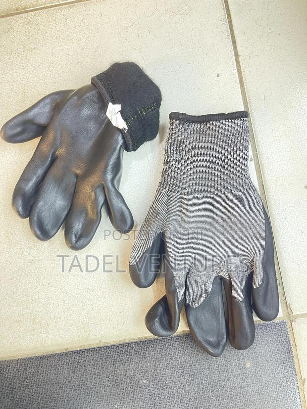 Industrial Gloves - thumbnail 3