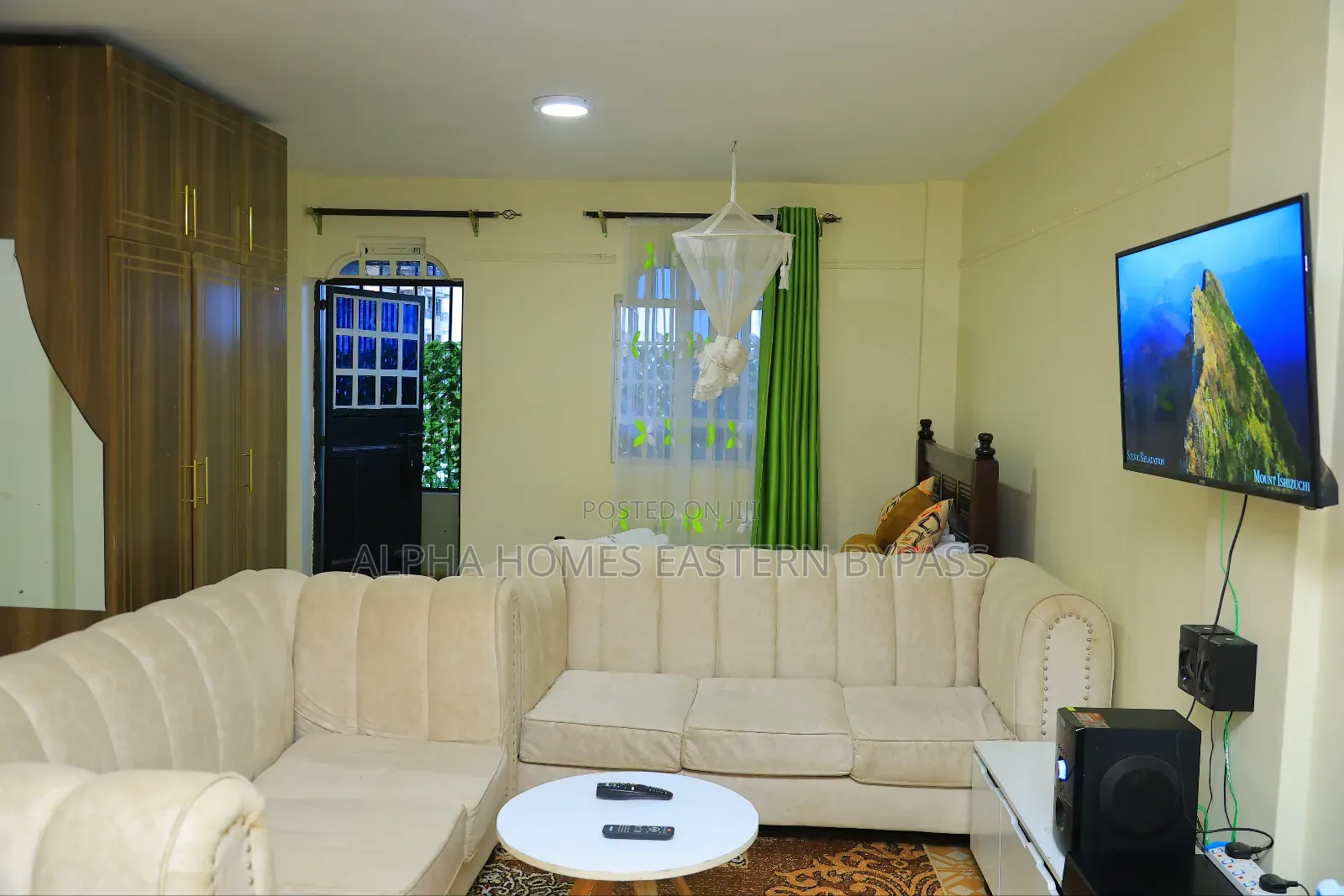 Kamakis Comfort: Spacious Studio With Easy Access to Nairobi