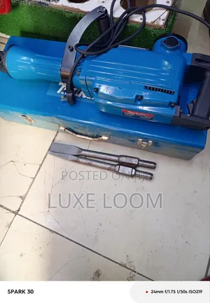 Makita Demolisher/ 2500watts Demolisher