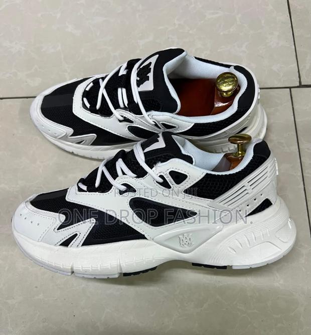 High Quality Sneakers 1df79 - main view