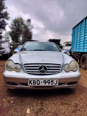 Mercedes-Benz C200 2003 Silver