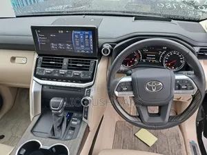 Toyota Land Cruiser 2024 Black