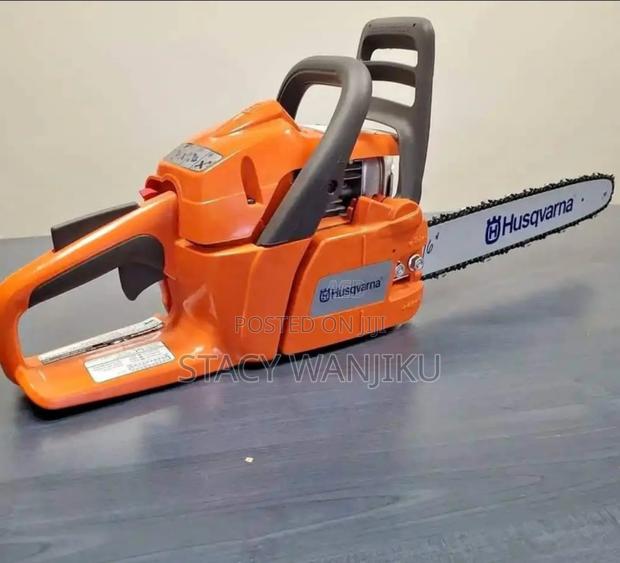 Husqvarna 272xp Powersaw Machine/Husqvarna Chainsaw/Powersaw - main view