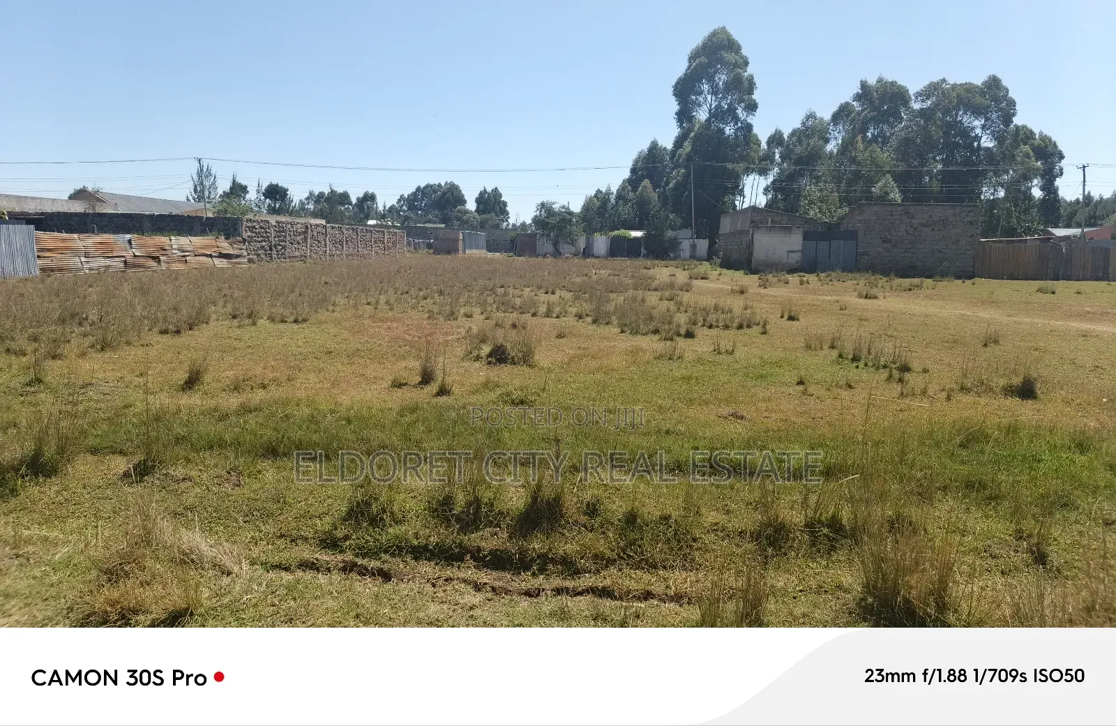 1/8 Plot Kimumu/Better With Title Ideal for Rental.