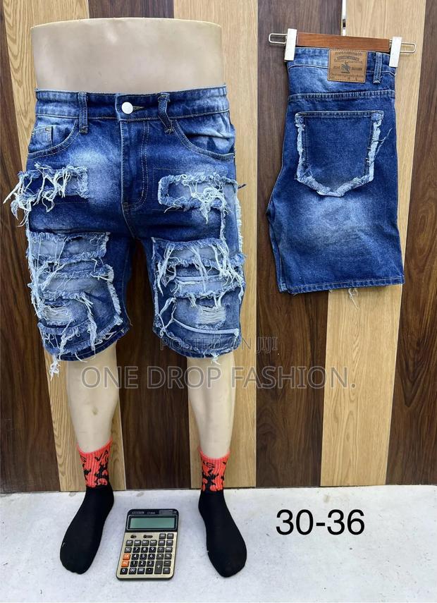 Rugged/Ripped Short