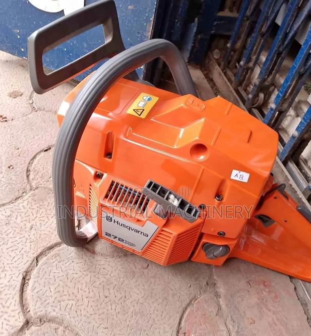 Husqvarna Power Saw Chainsaw 272 Xp .