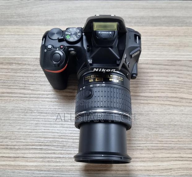 Nikon D5600 DSLR Camera - thumbnail 4