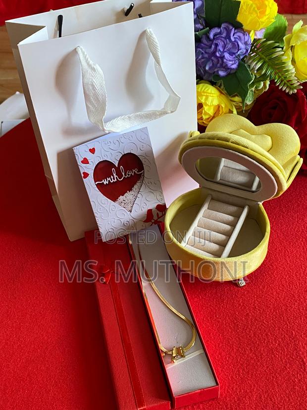 Valentines/Birthday Ladies Set With Jewellery Box - main view