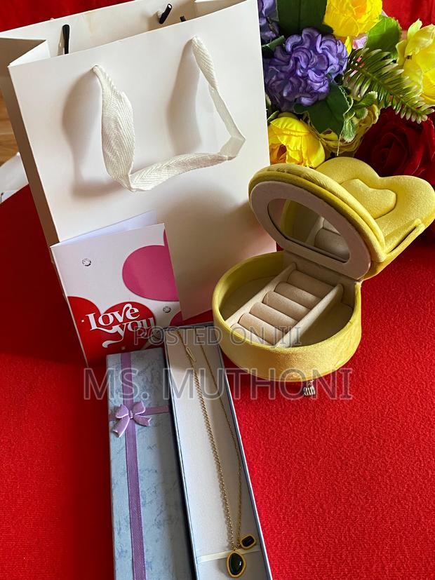 Valentines/Birthday Ladies Set With Jewellery Box - thumbnail 5