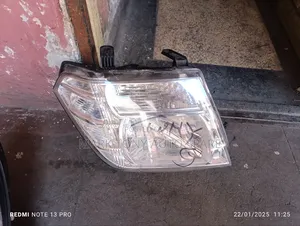 Navara Headlight 2013 Non Zenon 