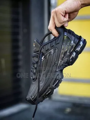 Nike TN Black Plus