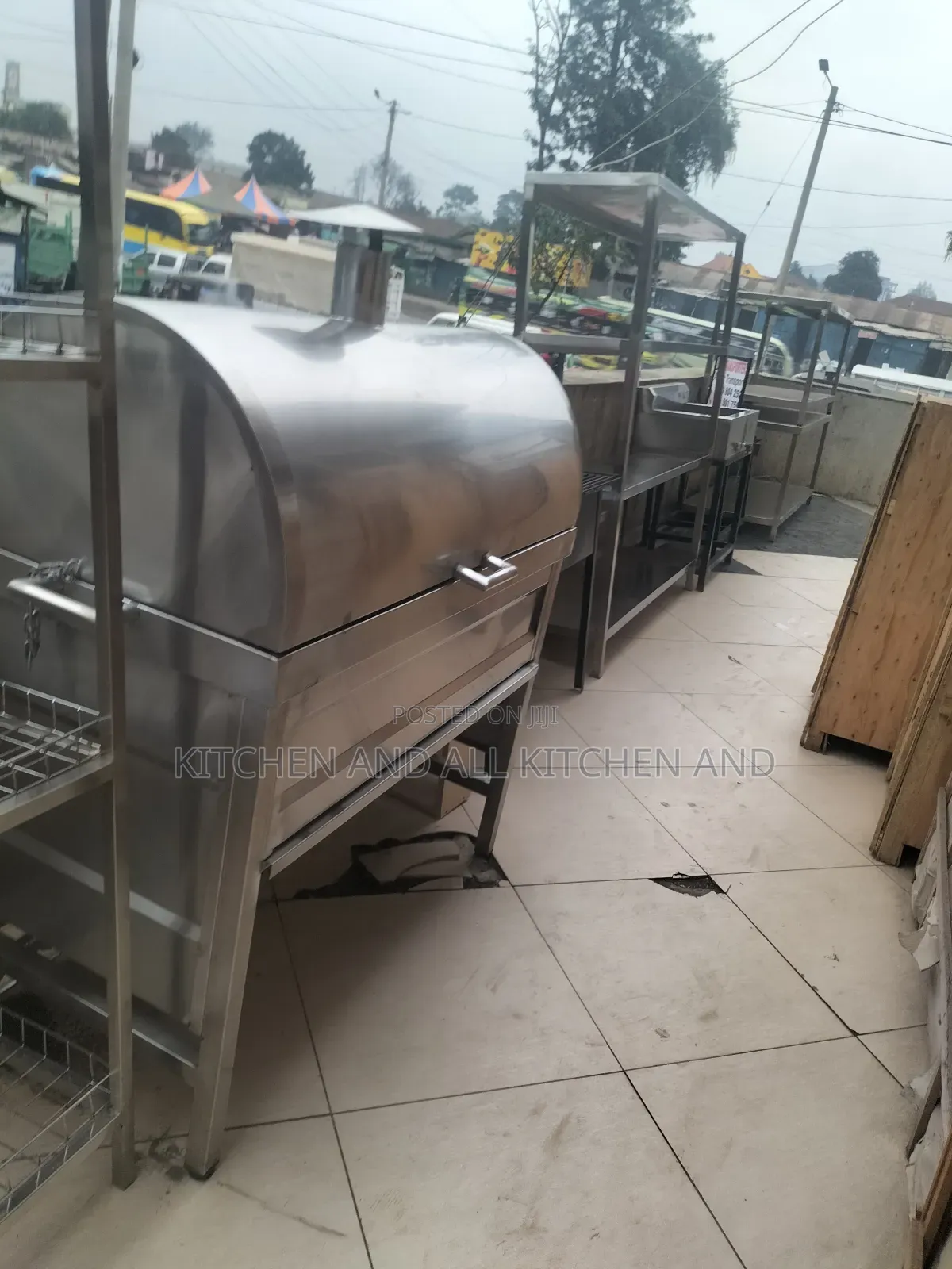 Outdoor Grill With a Lid