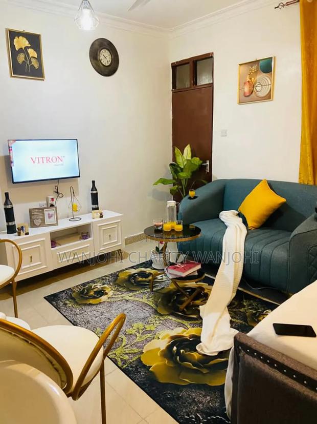 One Bedroom South B Airbnb - main view