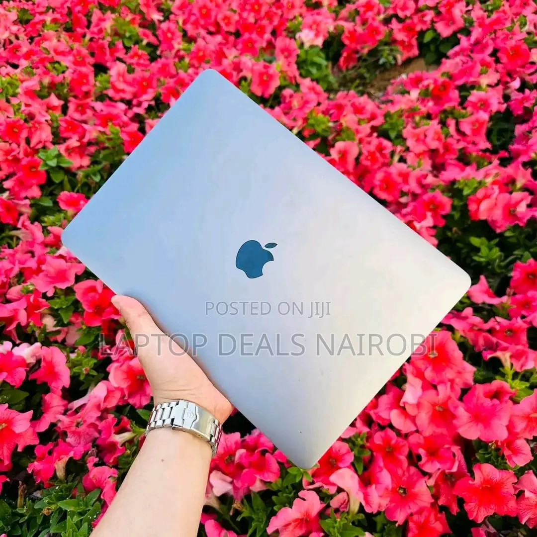 Laptop Cyberpower Tracer II 15 VR 300 16GB Intel Core I7 SSD 256GB