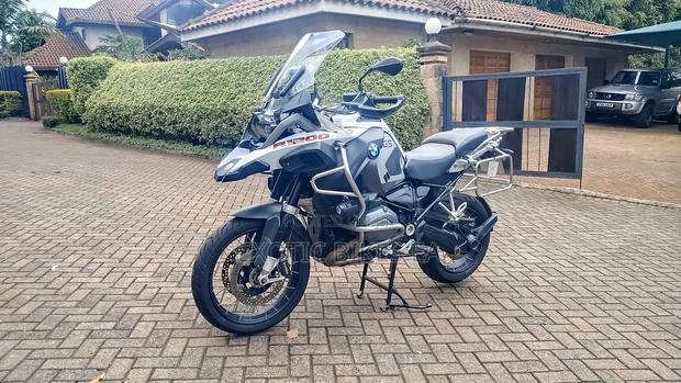 BMW R1200 2017 White - main view