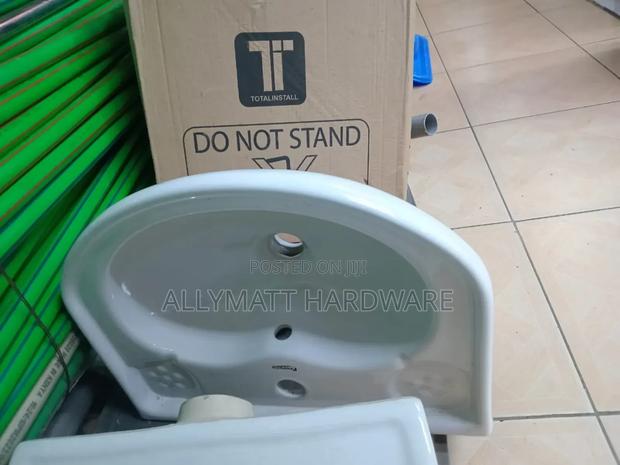 Ceramic Sink - main view