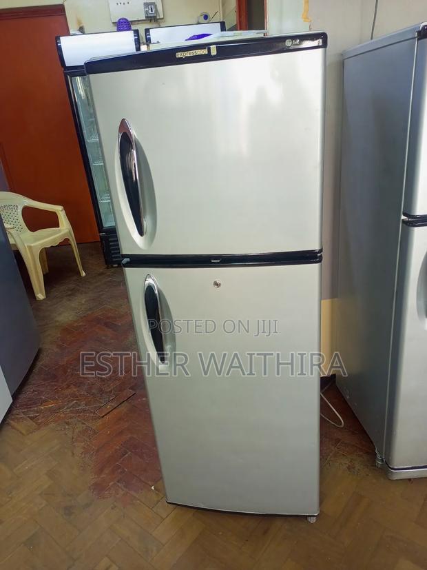 Well Maintained Lg Fridge - thumbnail 3