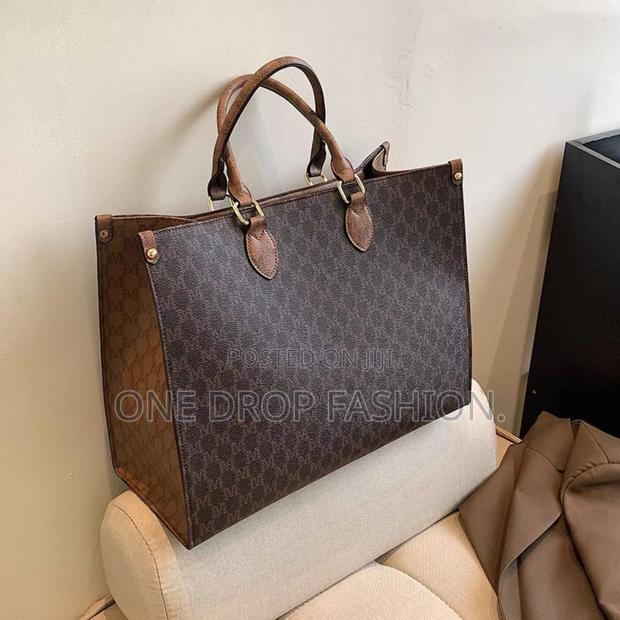 Lv Bags La - main view