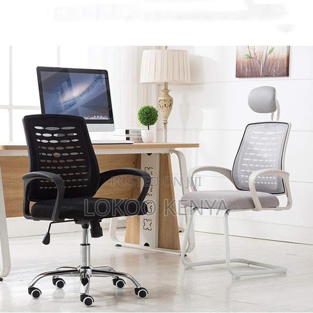 Office Chair : Mid-Back Swivel Office Ergonomic Chair