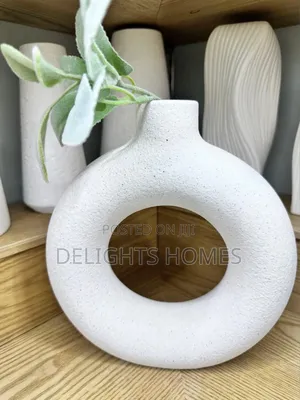 Doughnut-Shape Flower Vase -Alp