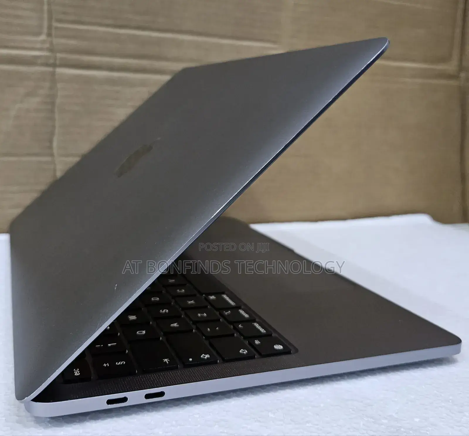Laptop Apple MacBook Pro 2022 M2 8GB Intel Core M2 SSD 256GB