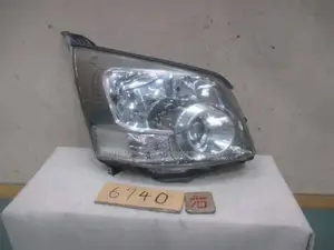 Toyota Noah Headlight/ Headlamp ££