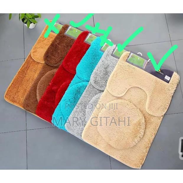 *3 in 1 Fluffy Toilet Mats *%