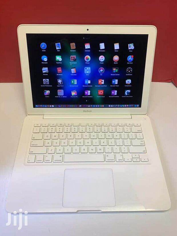 Laptop Apple MacBook 4GB Intel Core 2 Duo HDD 500GB - main view