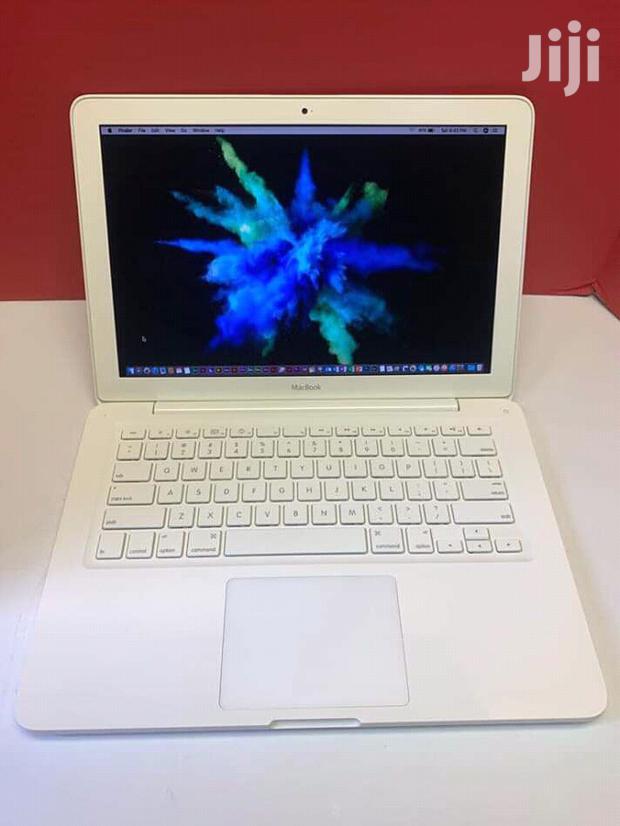 Laptop Apple MacBook 4GB Intel Core 2 Duo HDD 500GB - main view