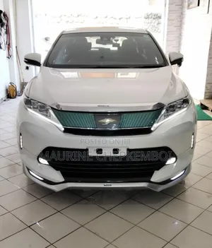 Toyota Harrier 2.0 4WD 2018 White