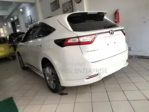 Toyota Harrier 2.0 4WD 2018 White