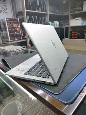 Laptop HP EliteBook 830 G7 16GB Intel Core I7 SSD 512GB