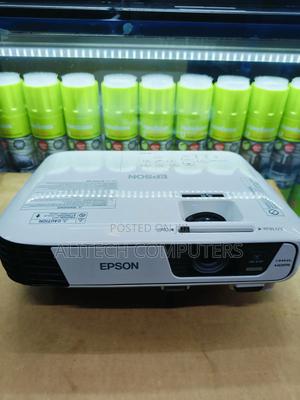 Epson Eb-w32 - main view