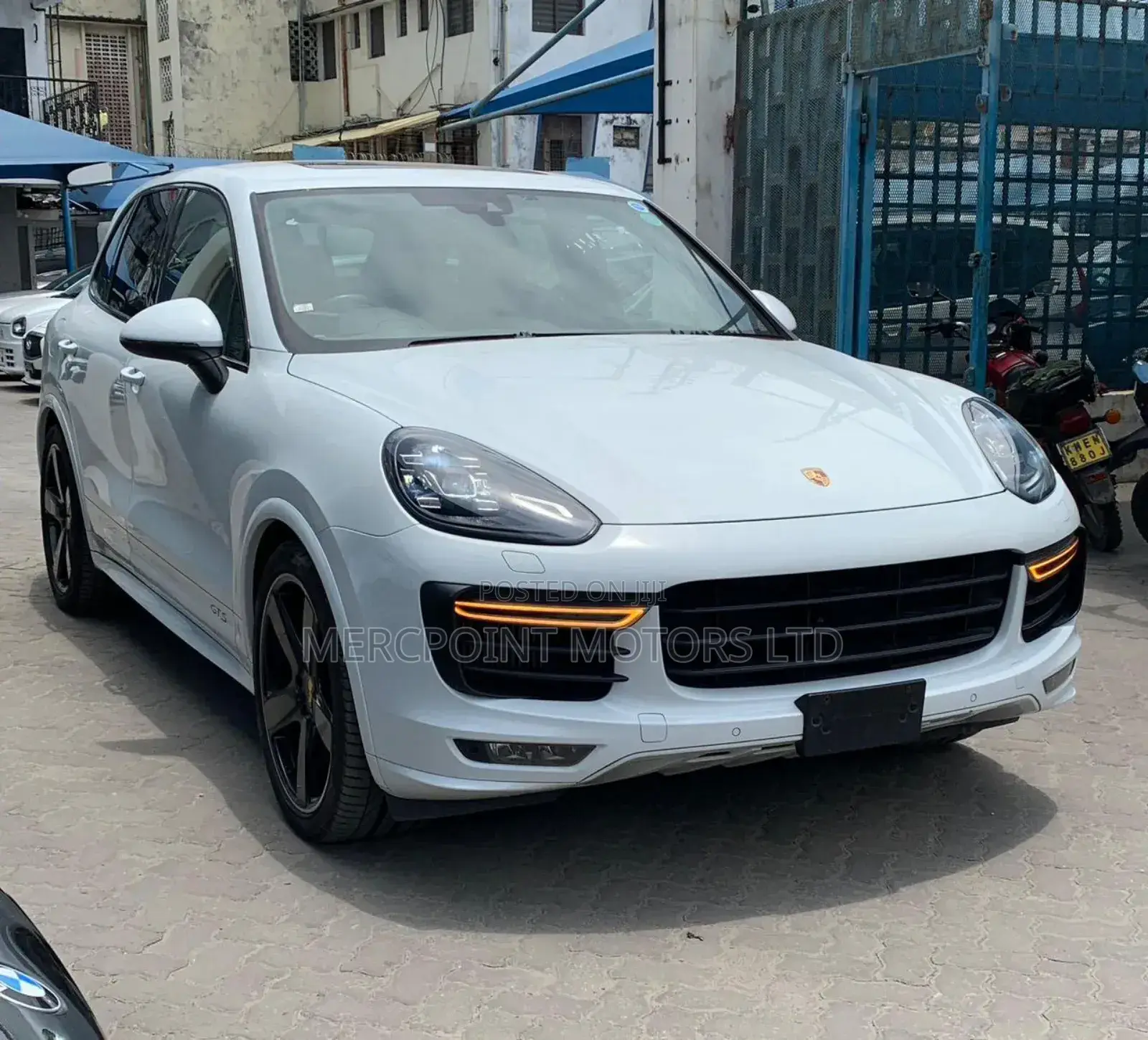 Porsche Cayenne GTS AWD 2018 White