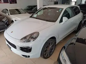 Porsche Cayenne Base AWD 2018 Pearl