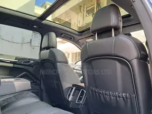 Porsche Cayenne 2019 Purple