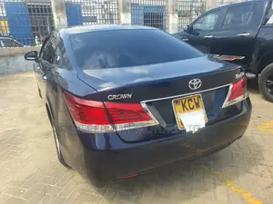Toyota Crown 2013 Blue
