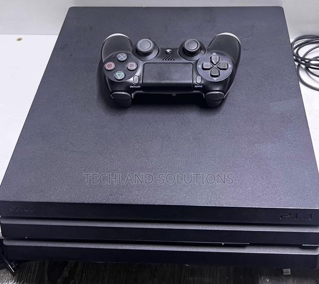 One Tb Sony Ps4 Pro Console - main view