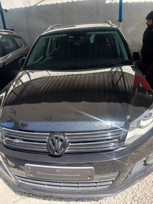 Volkswagen Tiguan 2.0T Sport FWD 2017 Black