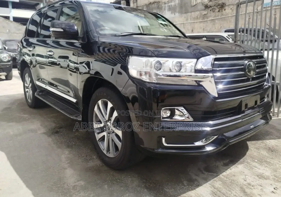 Toyota Land Cruiser 4.6 V8 ZX 2017 Black