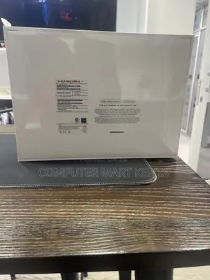 New Laptop Apple MacBook Air 2022 M2 8GB Apple M2 SSD 256GB
