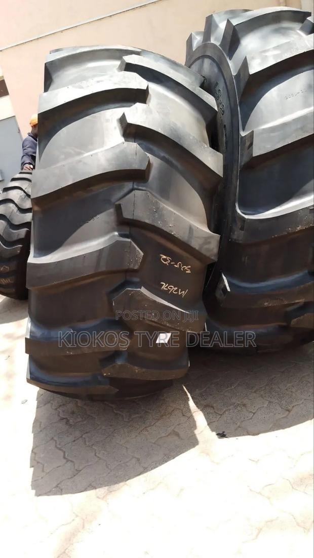 30.5-32 Tractor Tire - main view