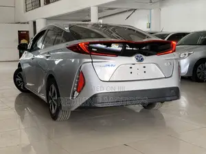 Toyota Prius Two Eco 2018 Silver